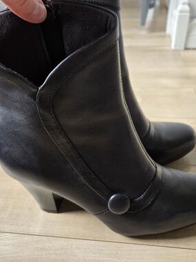 Clarks Bendables Black Leather Ankle Boots Button Detail 7M